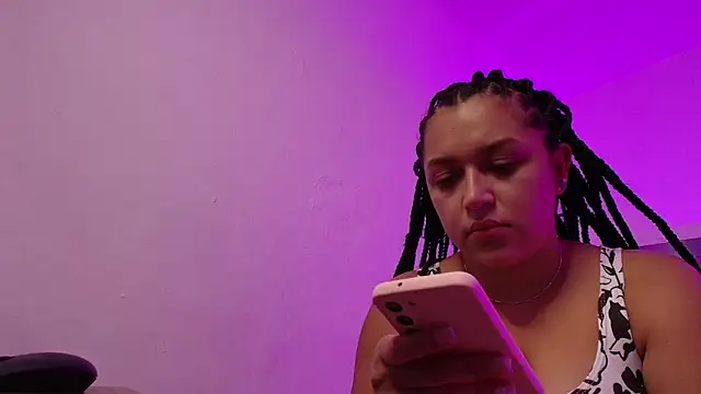 EmilySavvato online show from 10-28-25, 10:01