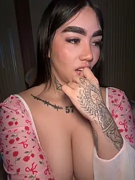 Nickiiiii online show from 02-04-26, 04:51