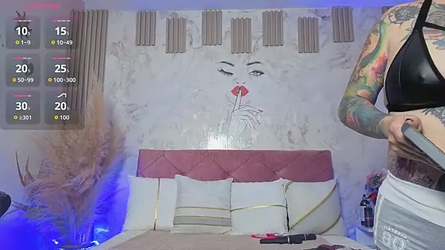 EMILY ROUSSE71 online show from 04-12-26, 08:14