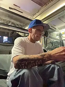 Snapshot of DirkD916 chatting on 12-02-25, 06:08 DirkD916 online show from 12-02-25, 06:08