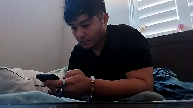 Snapshot of cloudyspun chatting on 12-15-25, 09:08 cloudyspun online show from 12-15-25, 09:08