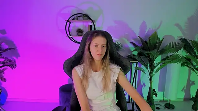 Snapshot of Sharon_Evansi chatting on 12-08-24, 08:41 Sharon Evansi online show from 12-08-24, 08:41