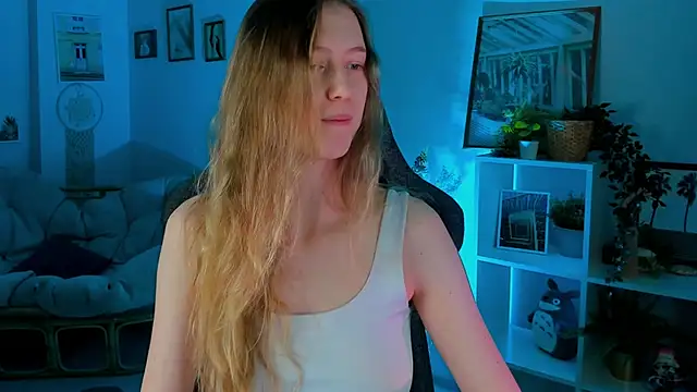 Snapshot of Sharon_Evansi chatting on 02-11-25, 11:43 Sharon Evansi online show from 02-11-25, 11:43