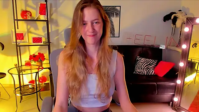 Snapshot of Sharon_Evansi chatting on 03-15-25, 06:10 Sharon Evansi online show from 03-15-25, 06:10