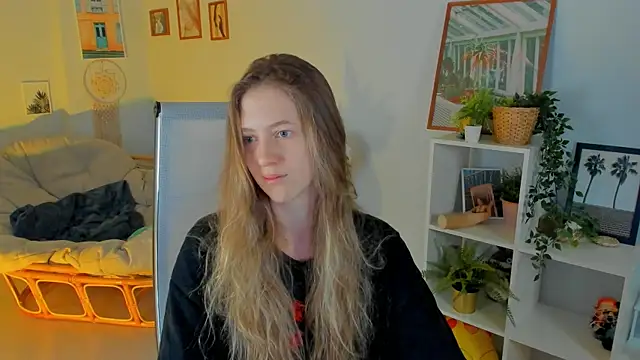 Snapshot of Sharon_Evansi chatting on 03-16-25, 12:11 Sharon Evansi online show from 03-16-25, 12:11