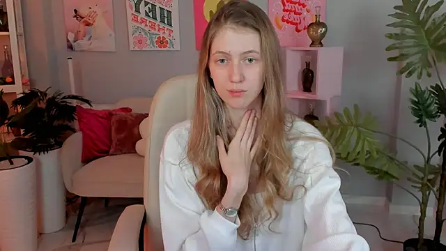 Snapshot of Sharon_Evansi chatting on 12-20-25, 11:28 Sharon Evansi online show from 12-20-25, 11:28