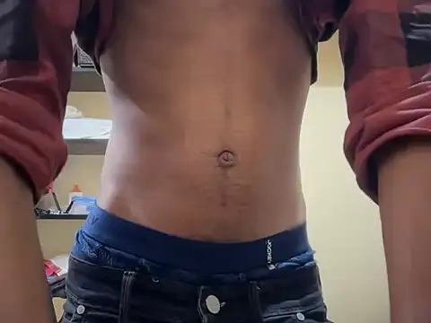 Snapshot of Luffyslim chatting on 03-21-26, 01:10 Luffyslim online show from 03-21-26, 01:10