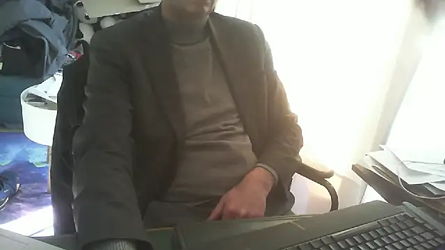 Snapshot of shyfrenchcock1 chatting on 03-16-26, 08:29 shyfrenchcock1 online show from 03-16-26, 08:29