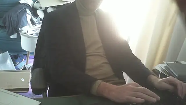 Snapshot of shyfrenchcock1 chatting on 03-19-26, 01:26 shyfrenchcock1 online show from 03-19-26, 01:26