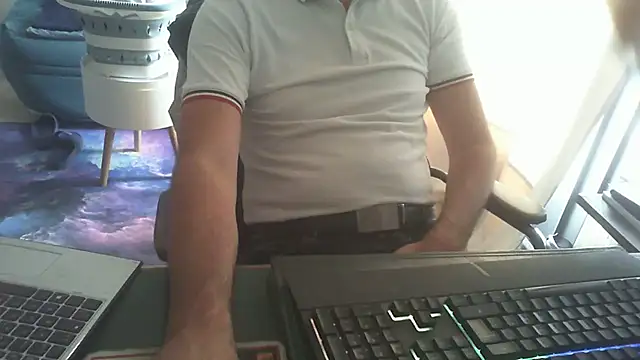 Snapshot of shyfrenchcock1 chatting on 06-02-26, 09:00 shyfrenchcock1 online show from 06-02-26, 09:00