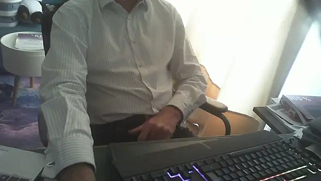 Snapshot of shyfrenchcock1 chatting on 06-16-26, 01:03 shyfrenchcock1 online show from 06-16-26, 01:03