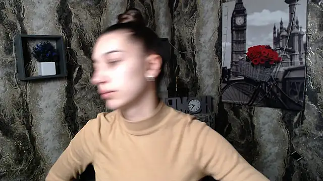 KarolinaRosse  online show from 12-31-24, 03:45