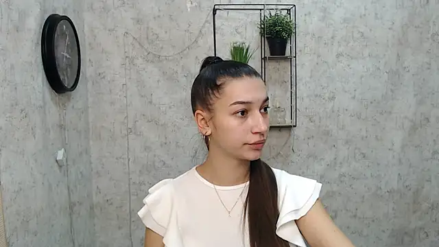 KarolinaRosse  online show from 01-03-25, 06:55