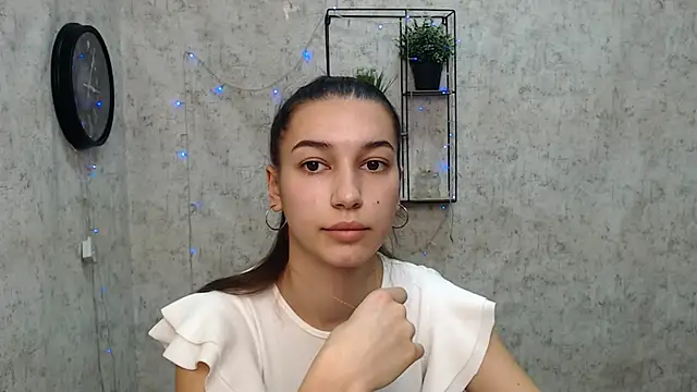 KarolinaRosse  online show from 01-03-25, 09:58