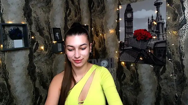 KarolinaRosse  online show from 01-04-25, 07:03