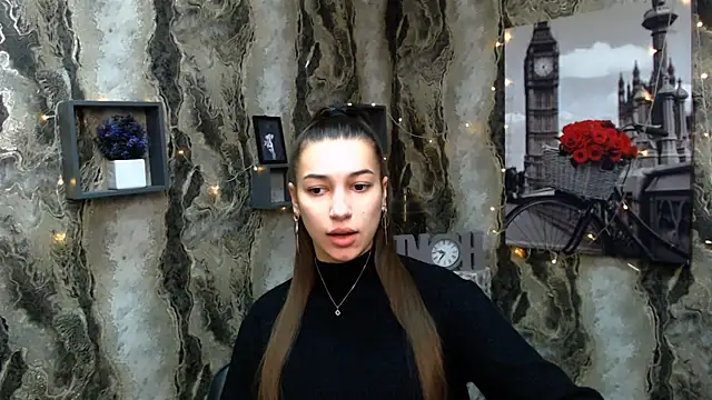 KarolinaRosse  online show from 01-05-25, 07:07