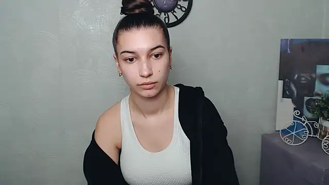 KarolinaRosse  online show from 03-12-25, 10:05