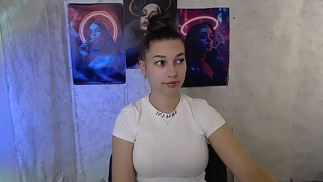 KarolinaRosse  online show from 10-17-25, 05:21
