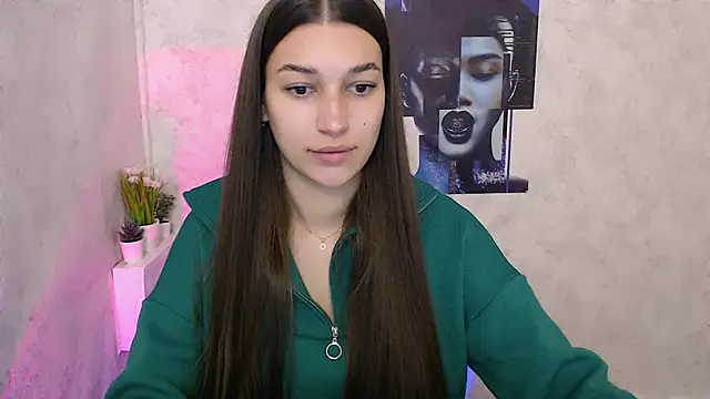 KarolinaRosse  online show from 10-18-25, 05:43