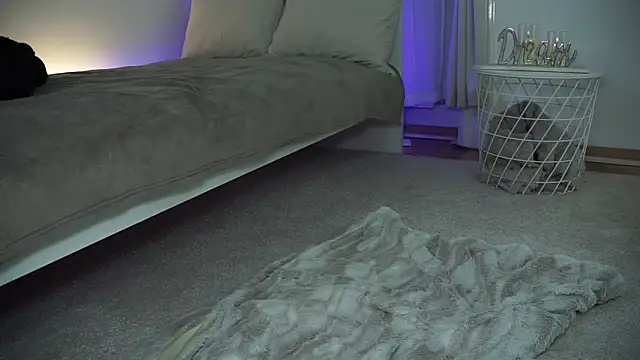 Snapshot of ZoeeZolton chatting on 02-11-25, 09:03 ZoeeZolton online show from 02-11-25, 09:03