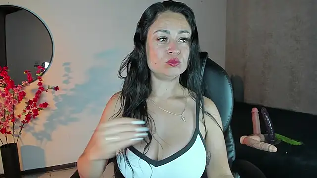 Snapshot of SaraMilf_69 chatting on 10-03-25, 02:14 SaraMilf 69 online show from 10-03-25, 02:14