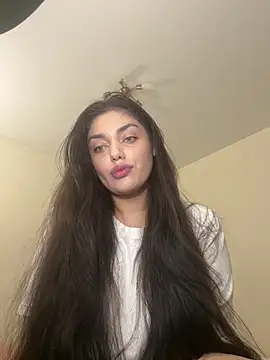 Snapshot of Sweet_Khalifa_ chatting on 02-02-25, 03:39 Sweet Khalifa  online show from 02-02-25, 03:39