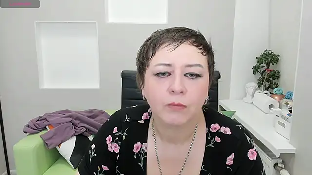 Snapshot of Dolorys chatting on 12-08-24, 05:29 Dolorys online show from 12-08-24, 05:29