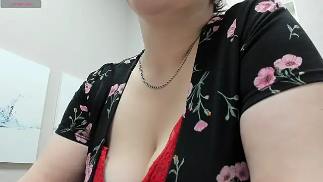 Snapshot of Dolorys chatting on 12-15-24, 05:45 Dolorys online show from 12-15-24, 05:45