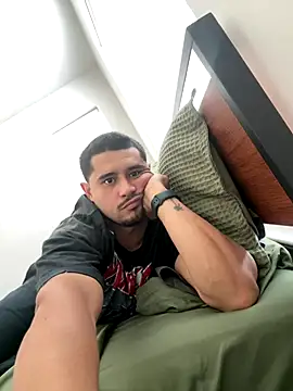 LATINMOBB online show from 09-25-25, 06:22