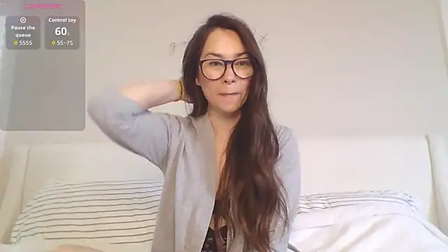 Snapshot of mixedasiangirl chatting on 05-08-26, 06:57 mixedasiangirl online show from 05-08-26, 06:57