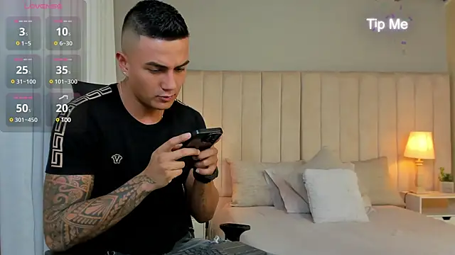 Aron Bolt online show from 01-12-25, 03:39