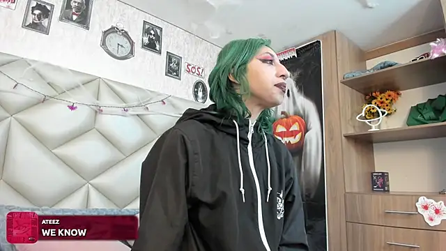 Im gaia online show from 10-26-25, 12:44