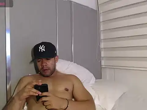 Snapshot of FaustoCock chatting on 01-29-25, 02:51 FaustoCock online show from 01-29-25, 02:51