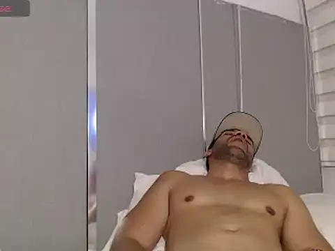 Snapshot of FaustoCock chatting on 01-29-25, 06:01 FaustoCock online show from 01-29-25, 06:01