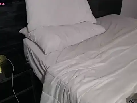 Snapshot of FaustoCock chatting on 02-24-25, 03:33 FaustoCock online show from 02-24-25, 03:33