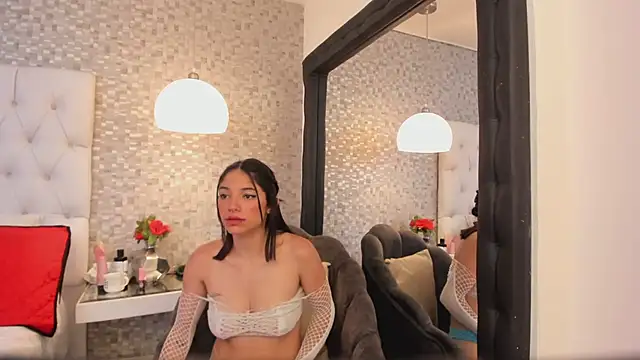 Snapshot of HazelMoret chatting on 01-07-25, 01:35 HazelMoret online show from 01-07-25, 01:35