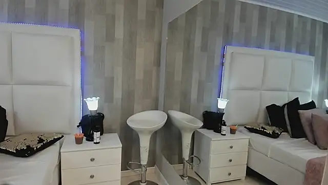 Snapshot of HazelMoret chatting on 02-13-25, 12:21 HazelMoret online show from 02-13-25, 12:21