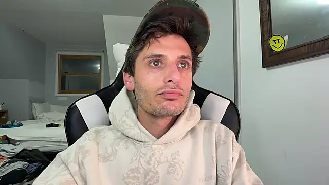 Snapshot of Dylansd chatting on 12-18-24, 07:15 Dylansd online show from 12-18-24, 07:15