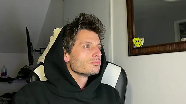 Snapshot of Dylansd chatting on 12-21-24, 07:13 Dylansd online show from 12-21-24, 07:13