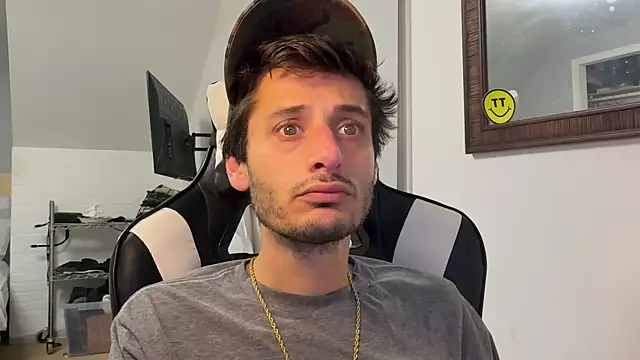 Snapshot of Dylansd chatting on 12-24-24, 10:28 Dylansd online show from 12-24-24, 10:28