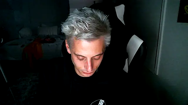 Snapshot of Dylansd chatting on 12-29-24, 11:18 Dylansd online show from 12-29-24, 11:18