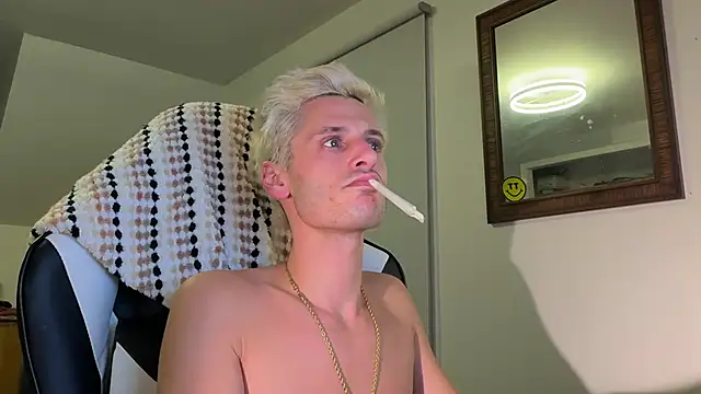 Snapshot of Dylansd chatting on 01-12-25, 08:57 Dylansd online show from 01-12-25, 08:57