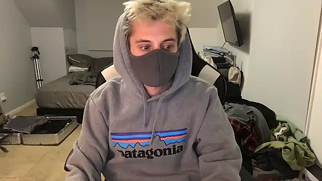 Snapshot of Dylansd chatting on 02-23-25, 12:19 Dylansd online show from 02-23-25, 12:19