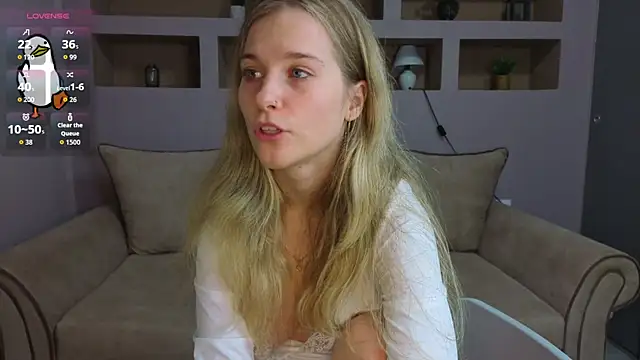 LinaCristonsen online show from 11-21-25, 04:16