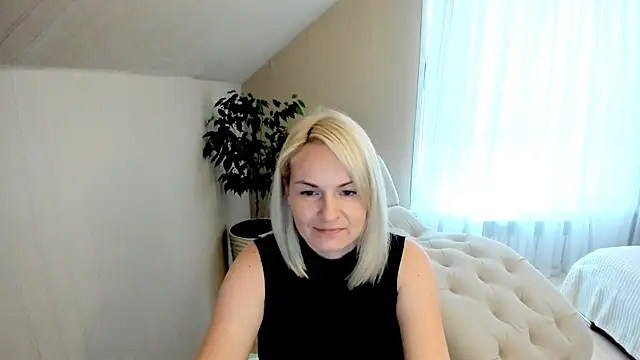 Snapshot of Alicee_Gracee chatting on 12-09-24, 10:11 Alicee Gracee online show from 12-09-24, 10:11