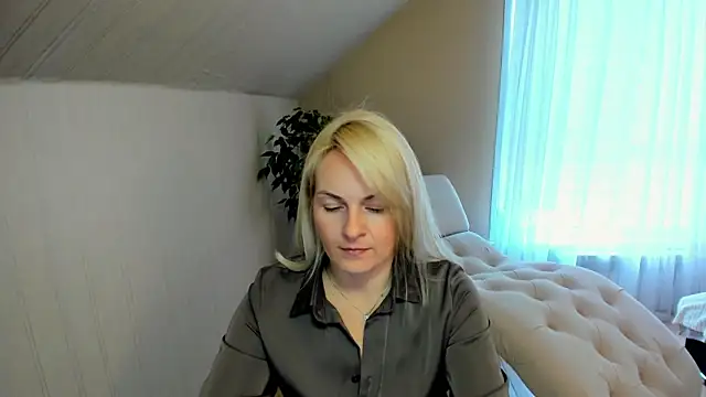 Snapshot of Alicee_Gracee chatting on 12-17-24, 07:40 Alicee Gracee online show from 12-17-24, 07:40