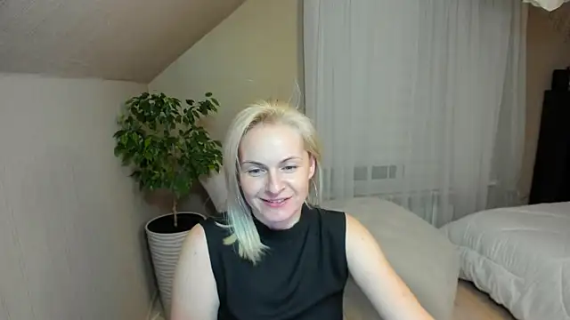Snapshot of Alicee_Gracee chatting on 01-06-25, 09:43 Alicee Gracee online show from 01-06-25, 09:43
