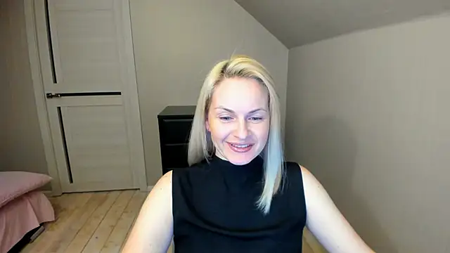 Snapshot of Alicee_Gracee chatting on 03-10-25, 06:23 Alicee Gracee online show from 03-10-25, 06:23