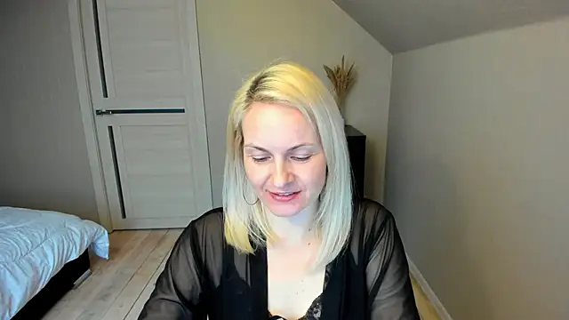 Snapshot of Alicee_Gracee chatting on 03-18-25, 03:42 Alicee Gracee online show from 03-18-25, 03:42