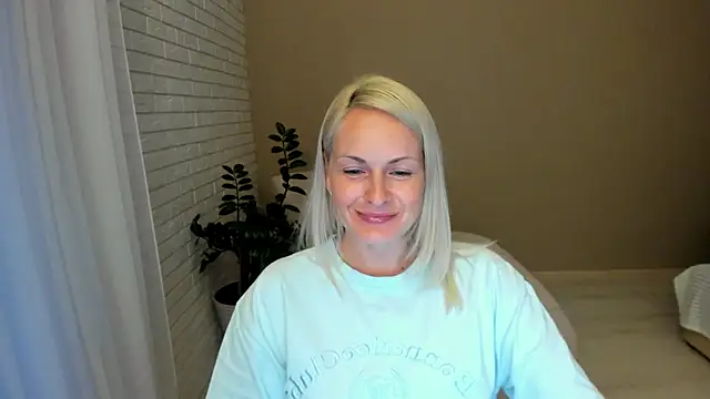 Snapshot of Alicee_Gracee chatting on 09-09-25, 03:33 Alicee Gracee online show from 09-09-25, 03:33
